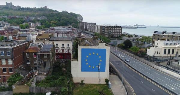 Foto de arquivo: Manifestantes gemaskados bloqueiam o porto britânico de Dover