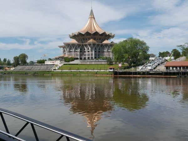 La sesión de la Asamblea de Sarawak en octubre no indica elecciones anticipadas, dice Karim