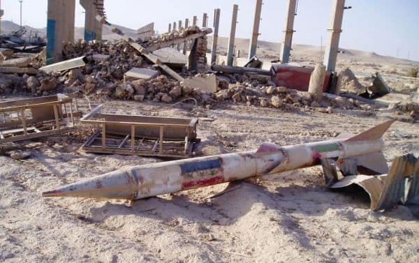 Foto de archivo: Los Emiratos Árabes Unidos acusan a Irán de lanzamientos de misiles y suspenden sus intercambios
