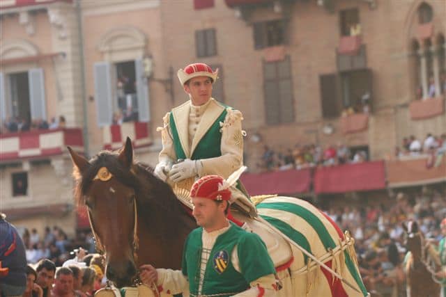 Palio di Siena 2026: victoria del Nicchio y caída de Tittia