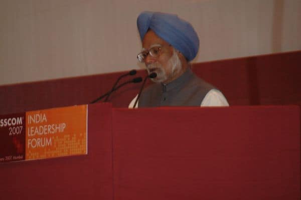 Sonia Gandhi destaca decisão do Supremo Tribunal sobre Manmohan Singh