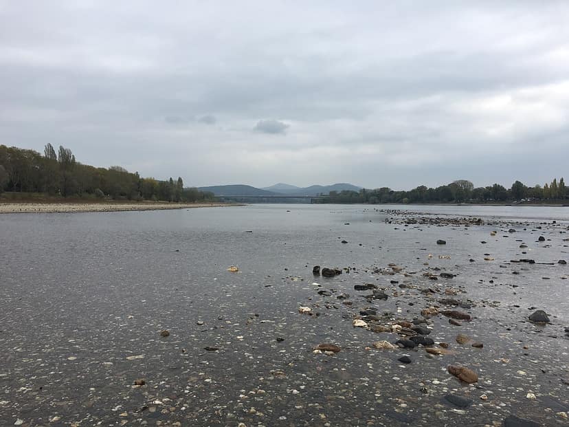 Baixas de água no Reno levam a preços mais altos dos combustíveis
