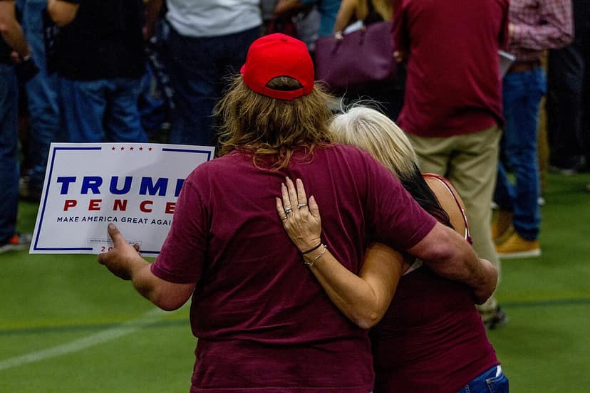 Foto de arquivo: Trump compromete-se a fazer uma campanha robusta para candidatos republicanos antes das eleições intermédias