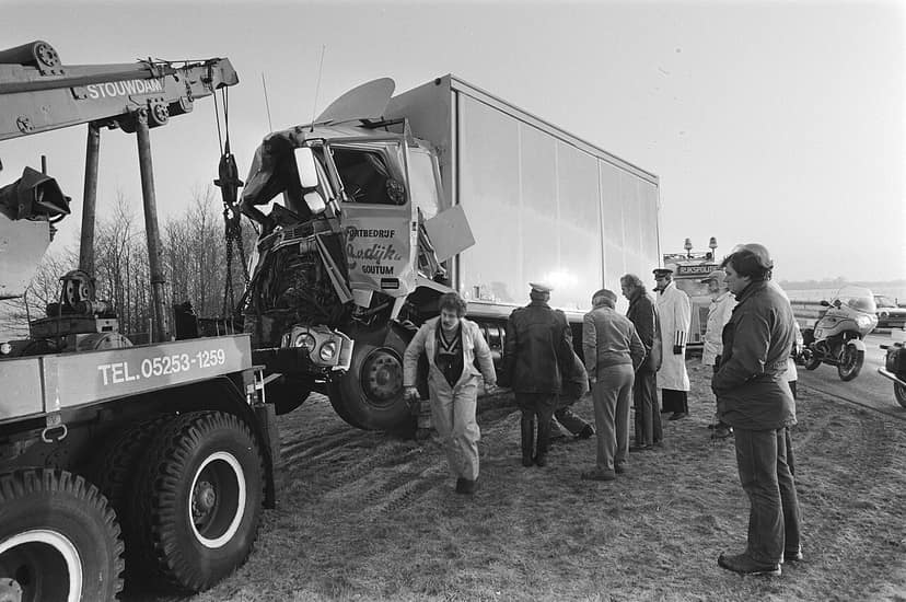 Truck collides with train in Verrebroek