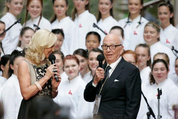 Photo d'archive: Rupert Murdoch 'très heureux' de l'interprétation de Guy Pearce dans le film Ink