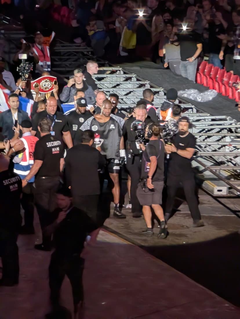 Daniel Dubois besiegt Fabio Wardley und verteidigt WBO-Schwergewichts-Titel
