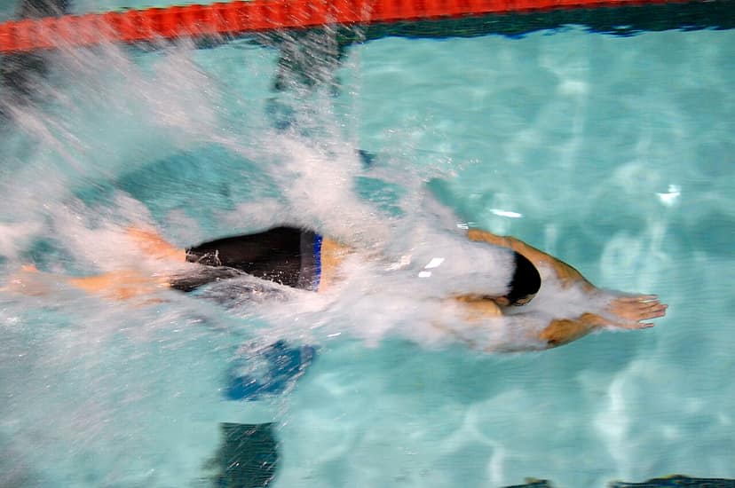Kate Douglass stellt Weltrekord über 50 Meter Freistil bei den Pan Pacific Championships auf
