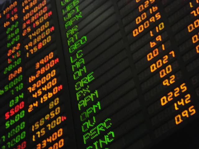 Inversores sufren pérdidas importantes en el mercado de valores de Corea del Sur