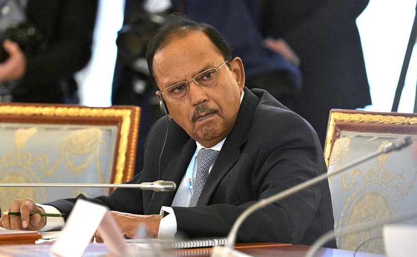 Ajit Doval participa em conversações sobre a fronteira Índia-China em Pequim