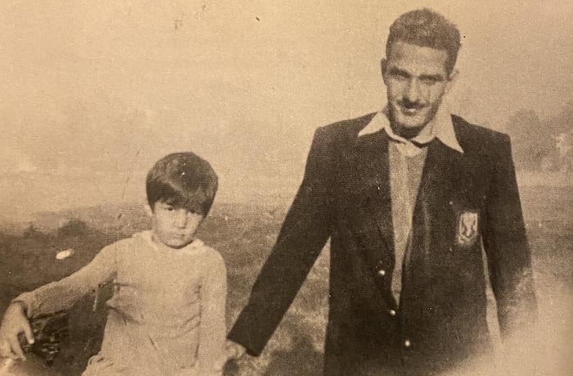 Foto d'archivio: Ex-cricketer chiedono al PM Shehbaz di rispettare l'ordine del SC per Imran Khan