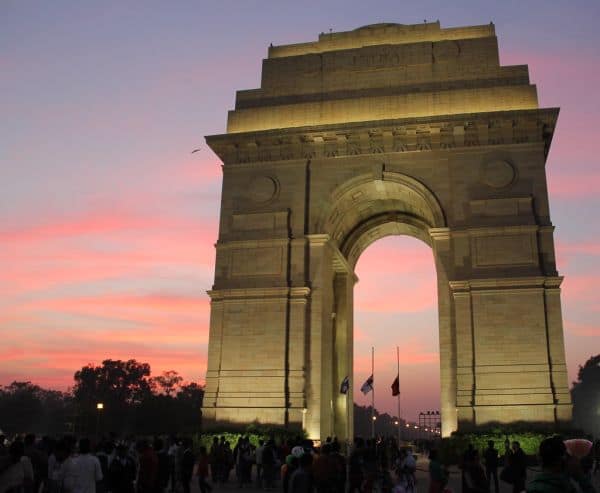 Archieffoto: Barrières en structuren verwijderd bij Pakistan High Commission in Delhi