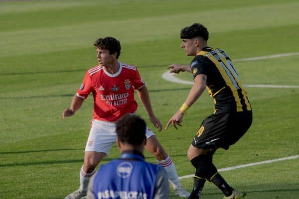 Jan Bednarek comenta rivalidade com o Benfica