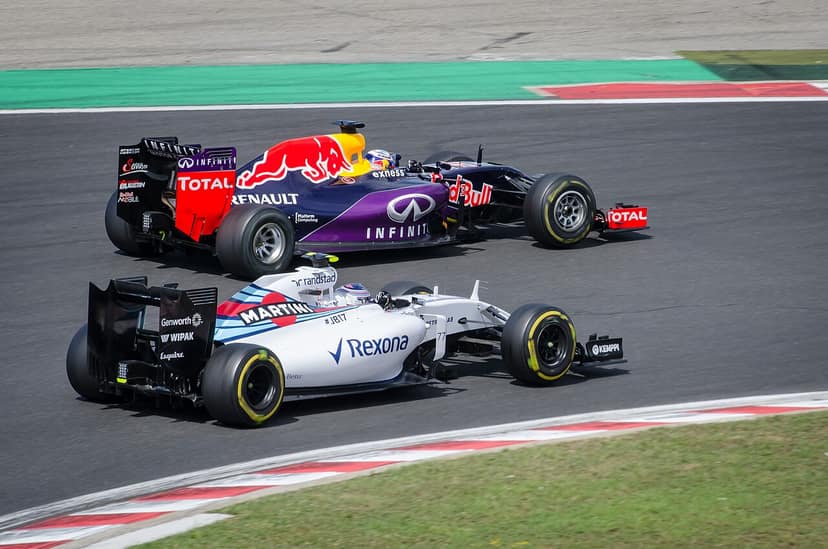 Alex Albon verlengt contract met Williams tot 2027