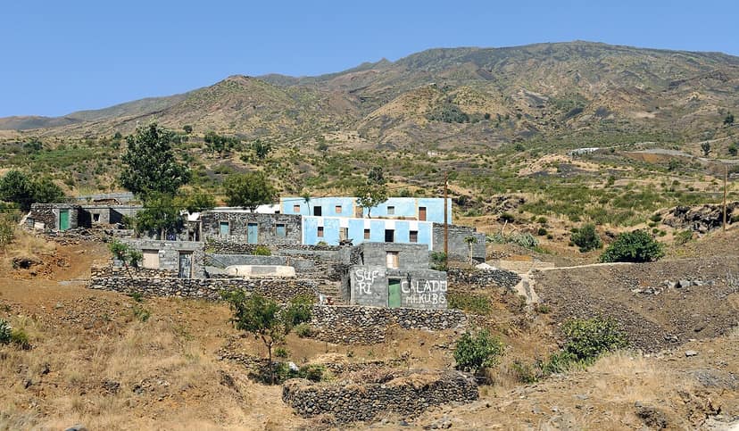 Archive photo: Bus crashes into ravine in Cape Verde: at least 25 dead, including many children