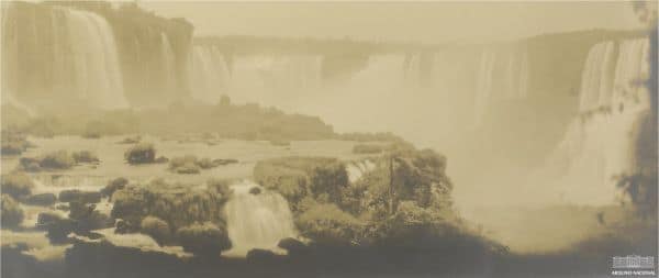 Le cascate dell'Iguazú presentano una portata cinque volte superiore al normale