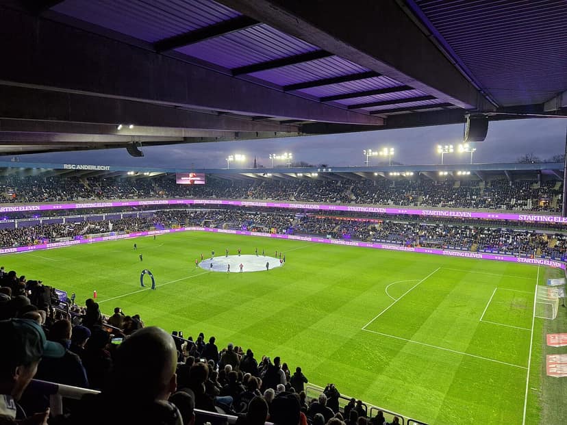 Nieuwe abonnementstarieven voor voetbal: tot 15 euro duurder per maand