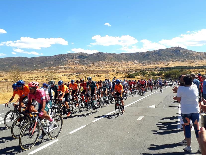 Photo d'archive: Tadej Pogacar quitte la Vuelta après une lourde chute avec commotion cérébrale et fractures