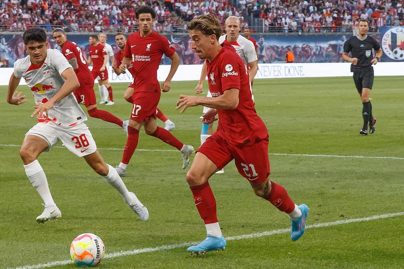 Foto d'archivio: Nottingham Forest e Liverpool si dividono 2:2 nella Premier League