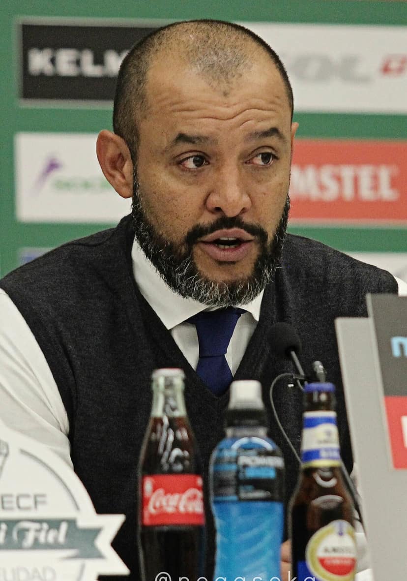 Nuno Espírito Santo e César Peixoto avanzano nella Carabao Cup inglese