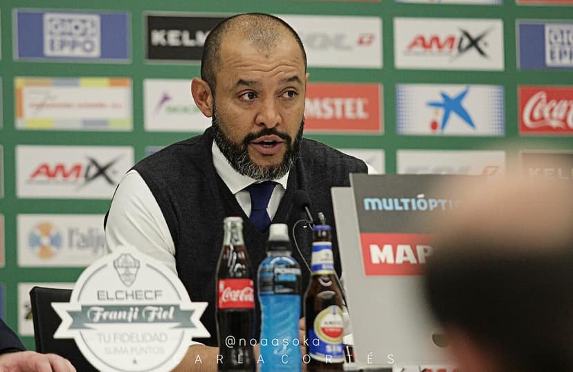 Nuno Espírito Santo e César Peixoto avanzano nella Carabao Cup inglese