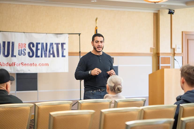 El-Sayed vence a pré-eleição dos democratas em Michigan