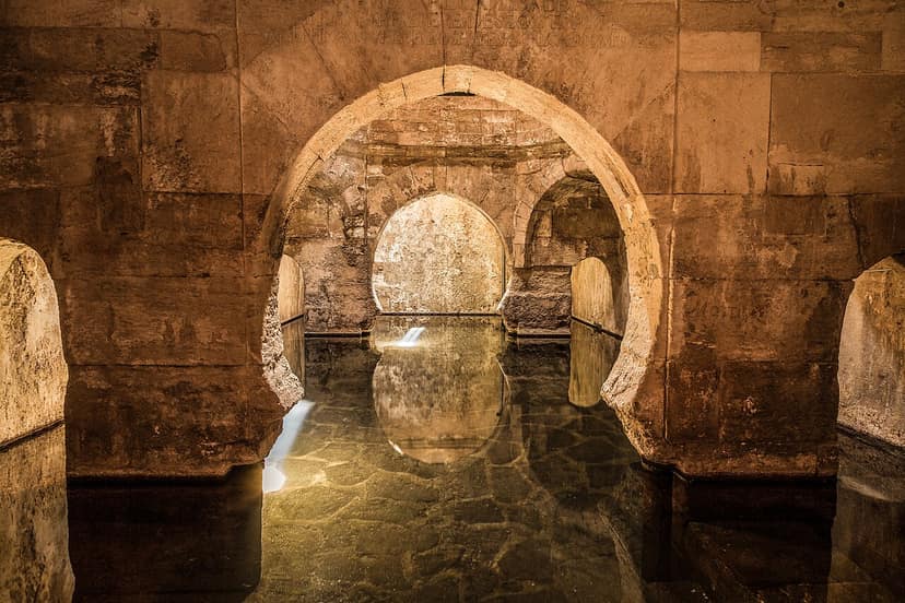 Five Temples in Granada Report Damage After 5 Magnitude Earthquake