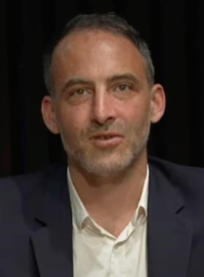 Photo d'archive: Raphael Glucksmann officialise sa candidature à l'élection présidentielle française