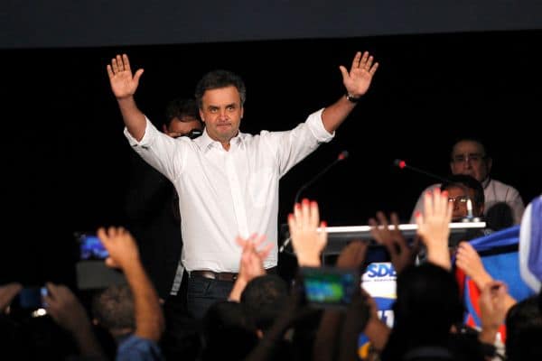 Gustavo Galassi se retire de sa candidature au Sénat ; Aécio Neves annonce la sienne