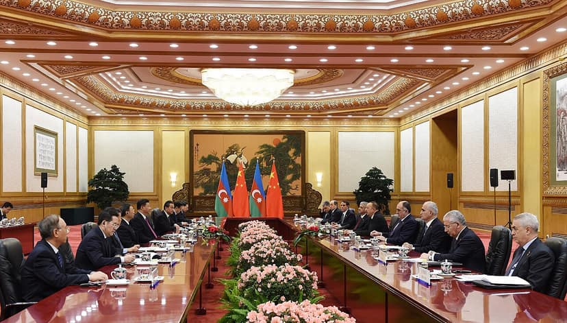 Presidente Chinês Xi Jinping Visita Quirguistão para Cimeira da SCO