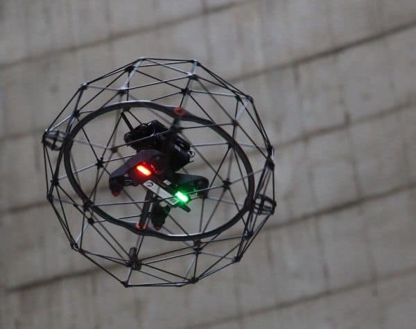 Photo d'archive: Une drone russe attaque le quartier général des services secrets à Kiev