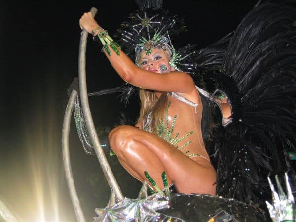Photo d'archive: Virginia Fonseca abandonne son poste de reine de batterie de la Grande Rio