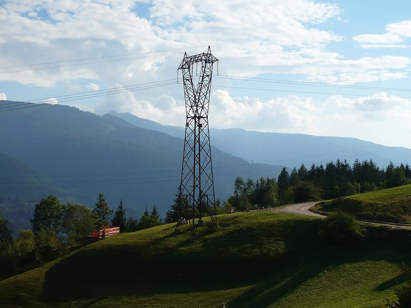 Frane in Val di Fiemme causate dal maltempo, chiusa la provinciale 215