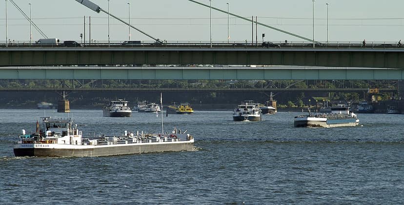 Navegação fluvial adverte sobre possível divisão do Reno devido a baixos níveis de água