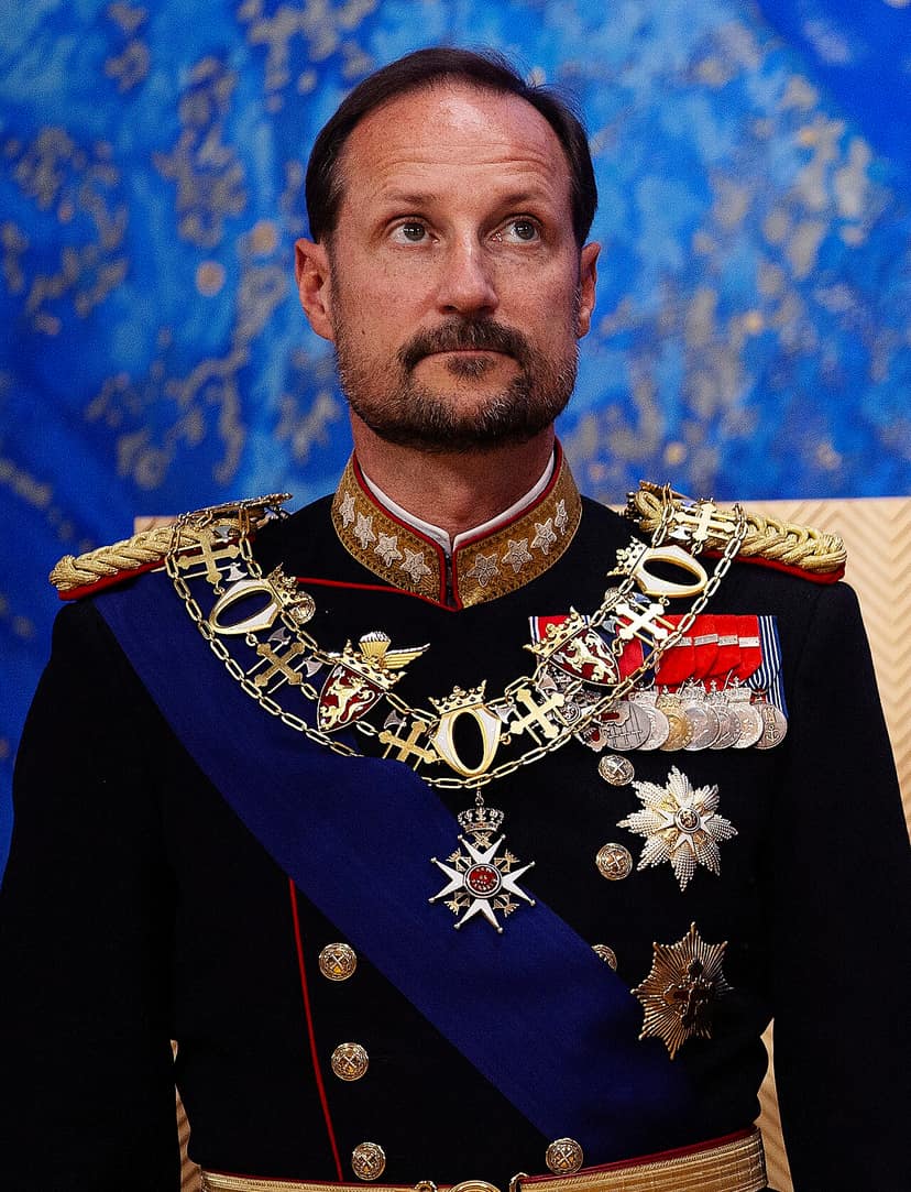 Photo d'archive: Le roi Haakon VIII. prête serment sur la constitution