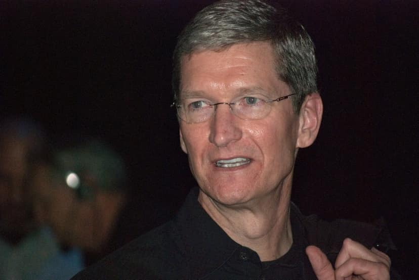 Tim Cook si dimette da Apple dopo 15 anni come CEO