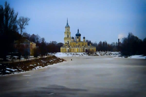 Russia Bars Anti-War Party Yabloko from Parliamentary Elections