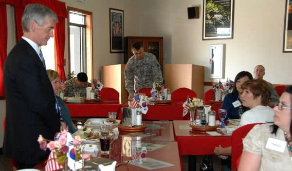 Foto d'archivio: Il segretario dell'Esercito Dan Driscoll si dimette dopo 18 mesi in carica
