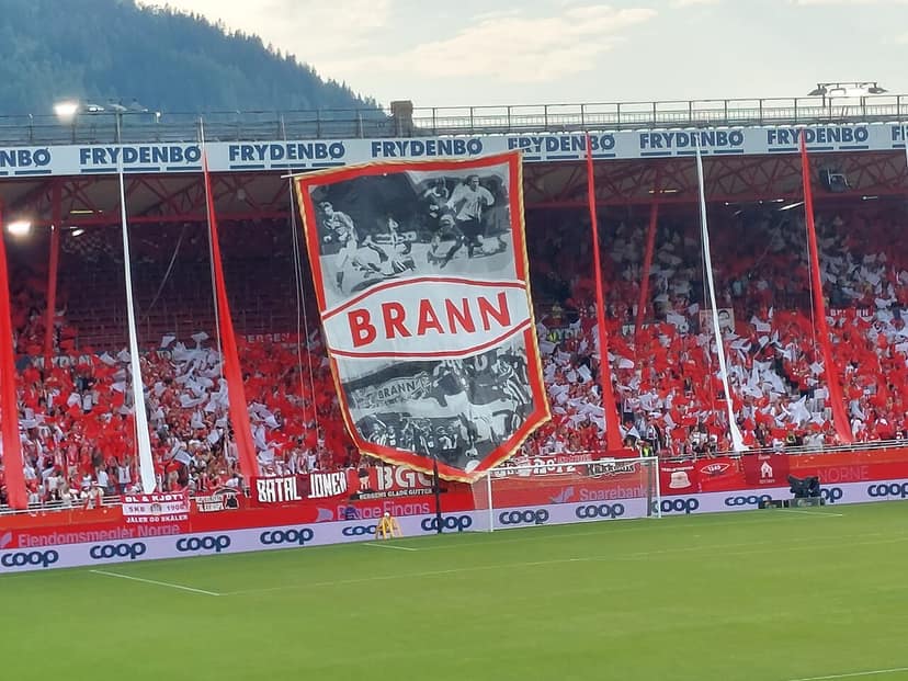 Foto de archivo: Noticias de transferencias: Balikwisha a AA Gent, De Roeve a Union