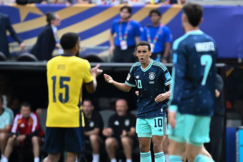 Jamal Musiala s'évanouit lors d'un match amical du Bayern Munich