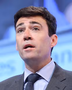 Foto de archivo: Burnham se dirige a los Comunes y culpa al Brexit por la estancación económica