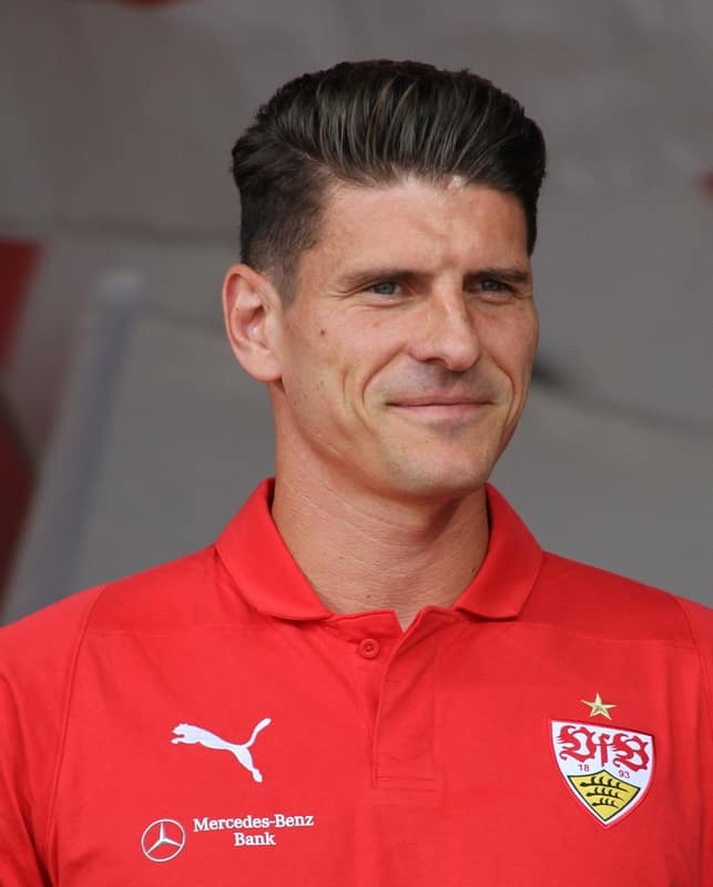 Foto de arquivo: Bayern golearia Leipzig 6-1 com triplete de Luis Díaz