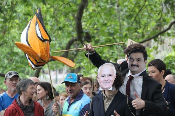 Un giudice statunitense archivia le accuse penali contro Gautam Adani