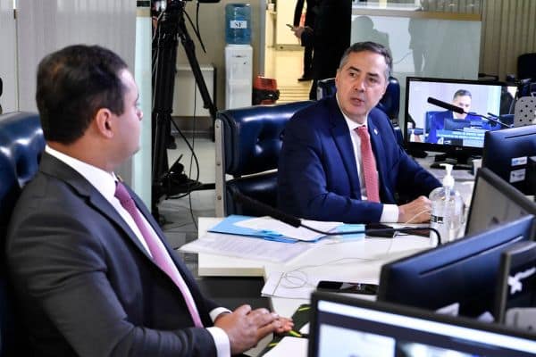 Foto d'archivio: Ordine e medici plaudono al rinvio del nuovo sistema di accesso alle visite