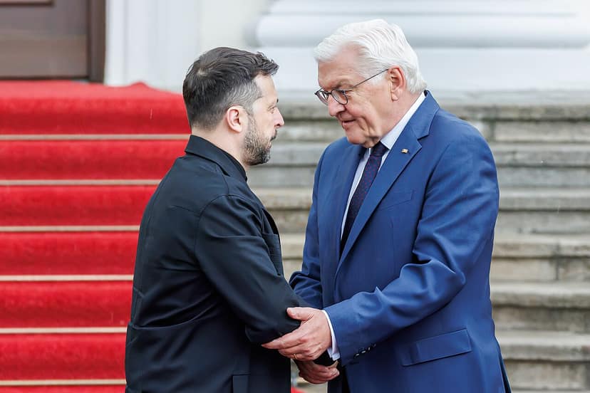 Selenskyj viert onafhankelijkheidsdag met oproep aan het Westen en wapenhulp van de EU