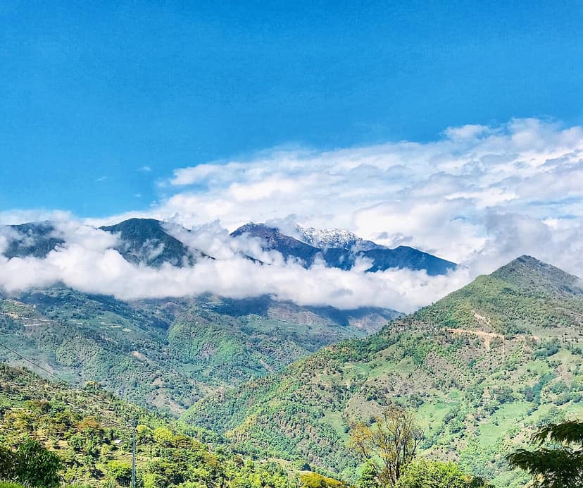 Archieffoto: Schooldirecteur in Nepal redt 900 leerlingen tijdens overstromingen