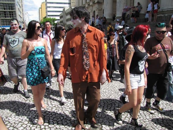 Photo d'archive: Un homme armé d'un couteau envahit un CMEI à Curitiba et est tué par la police
