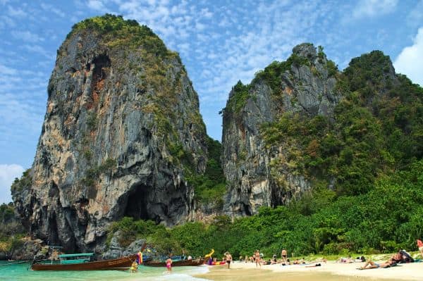 Tuerie en Thaïlande : l'auteur avait déjà apporté une carabine à air comprimé à l'école