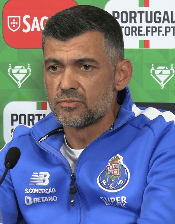 Foto de archivo: Alverca empata 1-1 con el Santa Clara y sigue sin triunfos