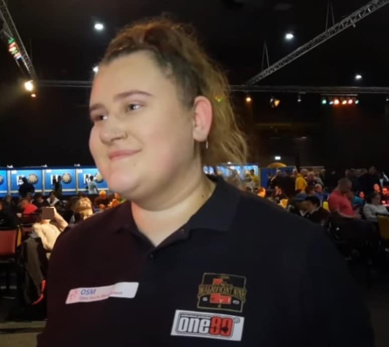 Beau Greaves eerste vrouw met zege op Europese dartstoernooien
