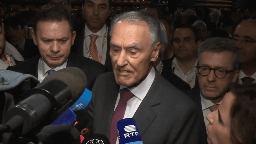 Montenegro defende trabalho contínuo do Governo em resposta a críticos
